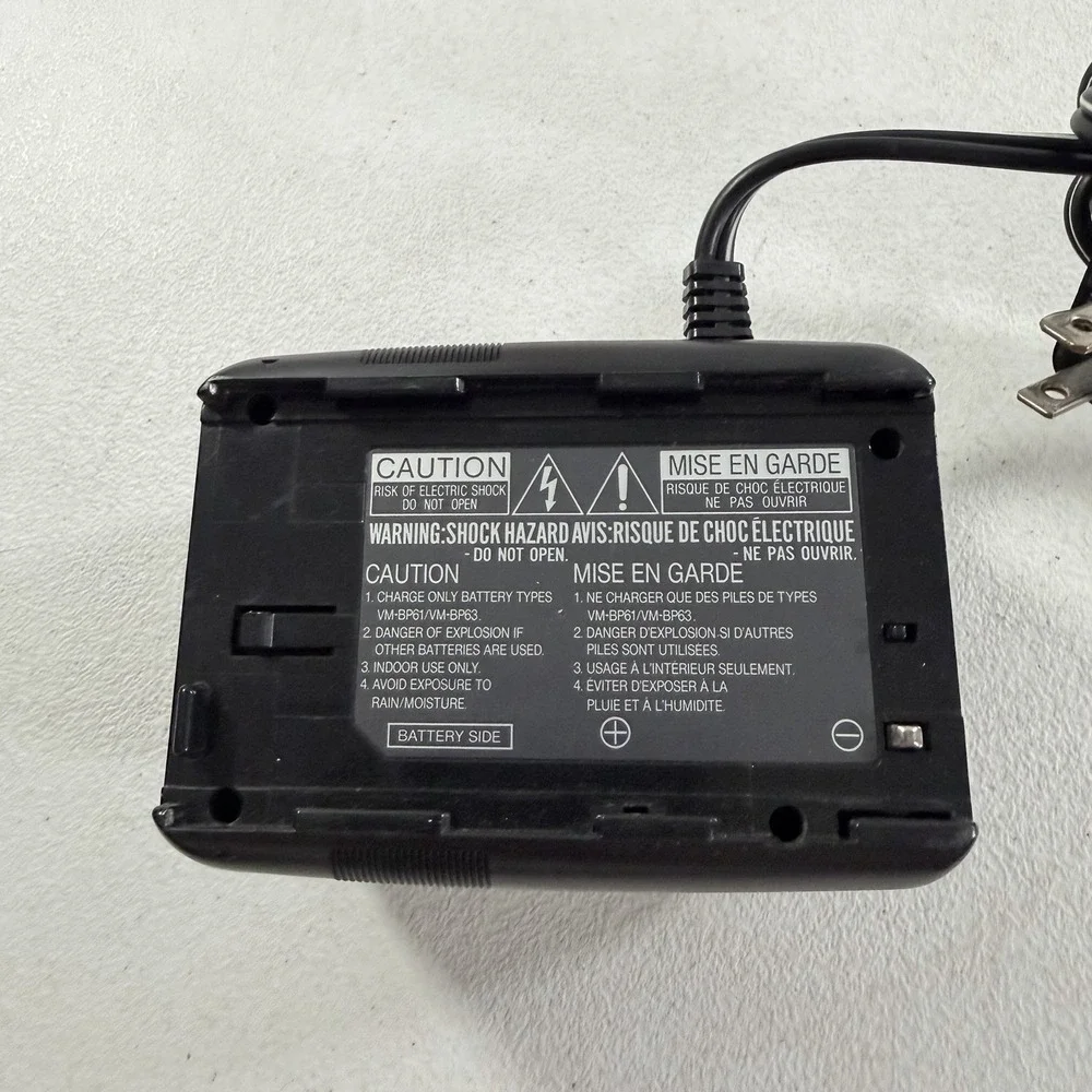 Hitachi VM-AC60A Camcorder Battery Charger Power Supply Adaptor TESTED WORKING